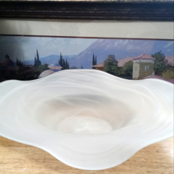 ๐ป๐๐HOMEGAARD HAND BLOWN๐ซ๐FREELY EXECUTED SCALLOPED DESIGN BOWL,CENTERPIECE. - Picture 1 of 16